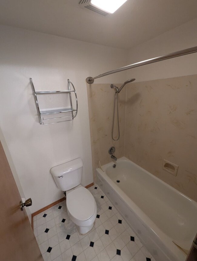 Building Photo - 136