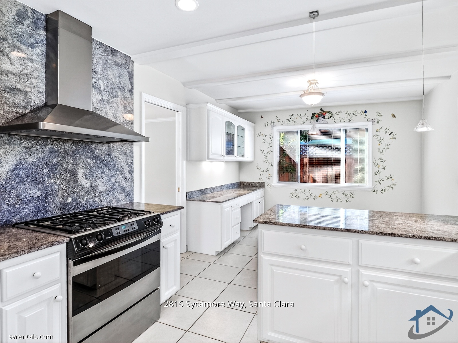 Building Photo - 2816 Sycamore Way