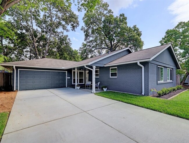 Primary Photo - 7926 Ridgeview Dr
