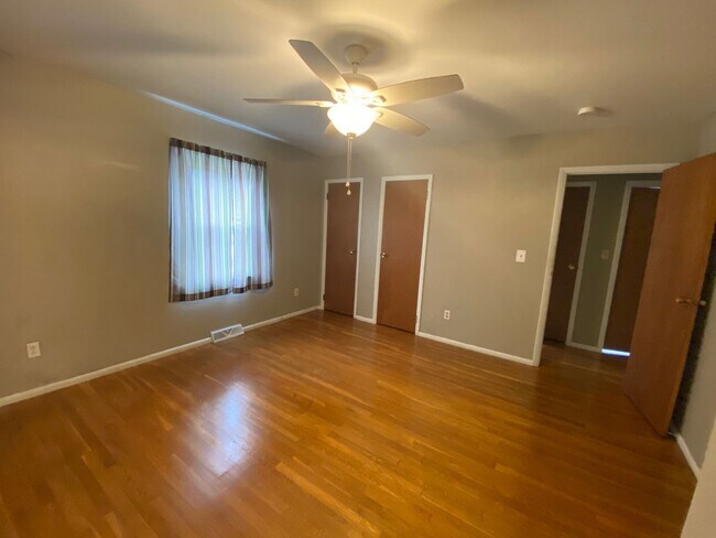 Building Photo - 6-Bedroom Single Family Home