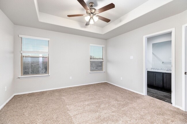 Building Photo - 3 Bedroom, 2.5 Bathroom Duplex in New Brau...