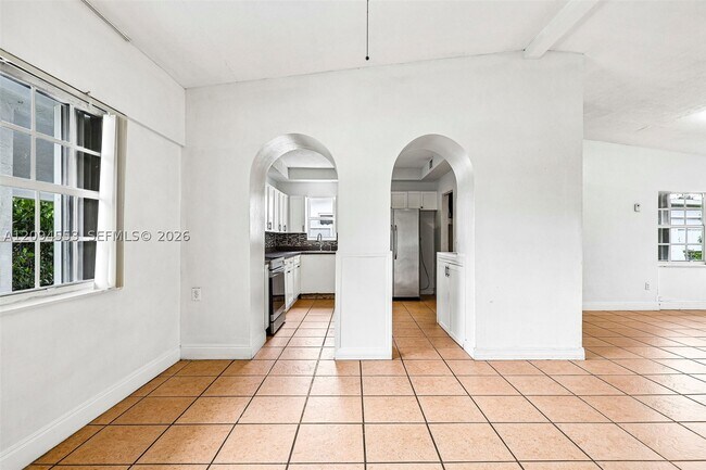 Building Photo - 571 NE 172nd St