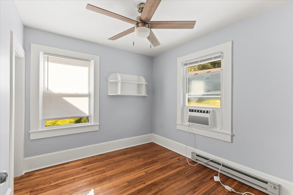 Building Photo - 10060 Central Dr