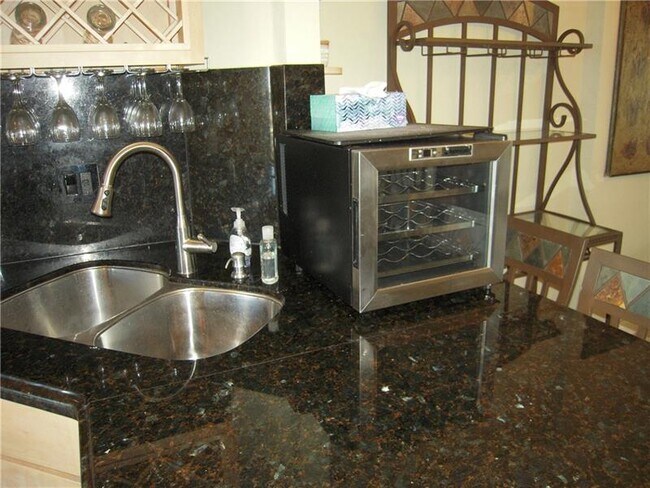 Building Photo - 750 N Ocean Blvd