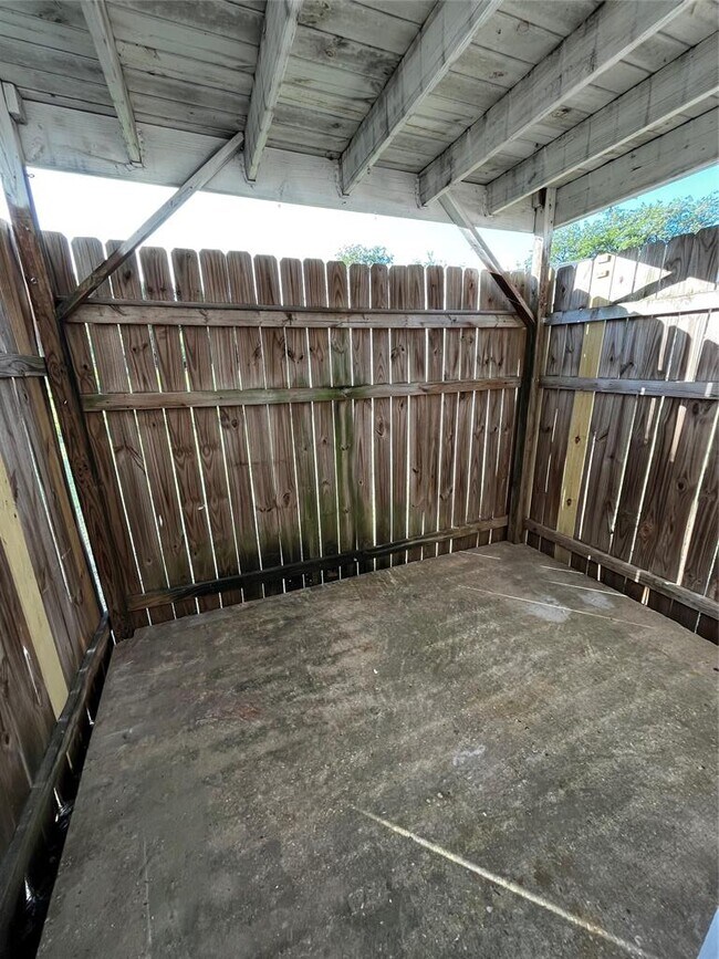 Building Photo - 2306 Cedrick Cove