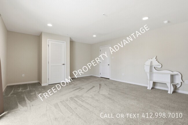 Building Photo - 412 Olive Ln