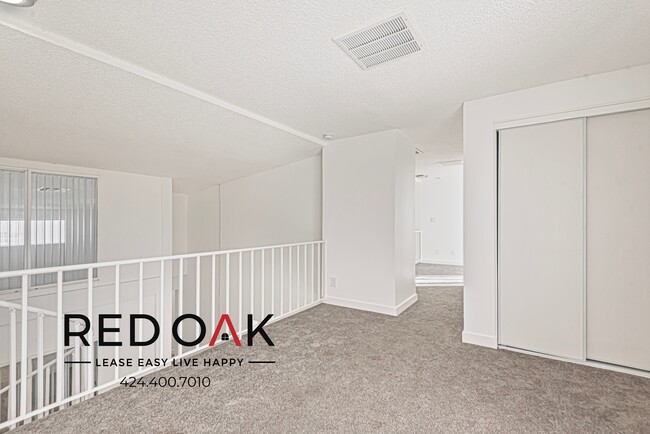 Building Photo - 8430 1/2 Cedros Ave-333