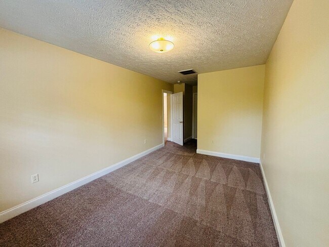 Building Photo - 230 Willow Oak Dr NW
