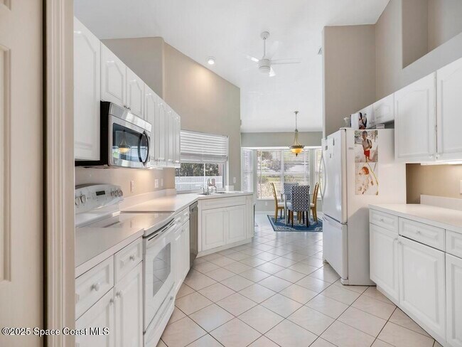 Building Photo - 1026 Blossom Dr