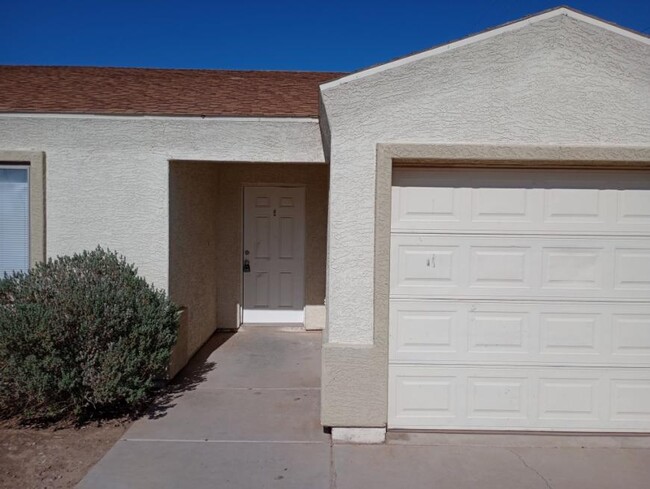 Building Photo - 3 bedroom in Eloy AZ 85131