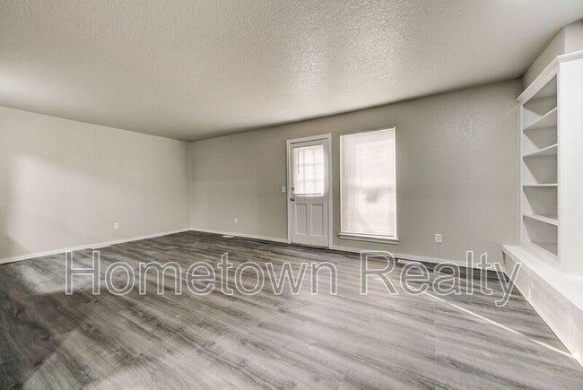 Building Photo - 6460 W Hefner Rd