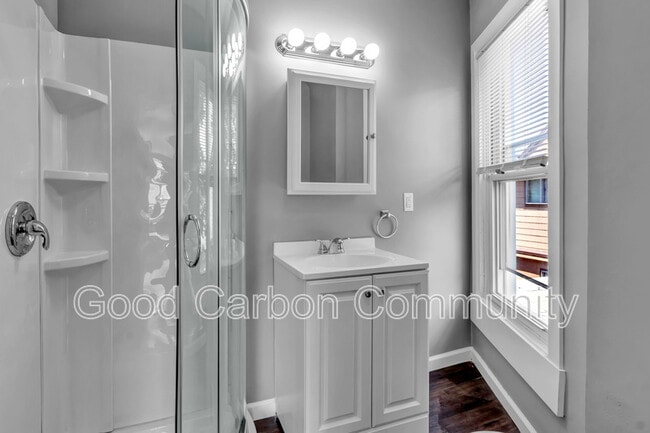 Building Photo - 194 Herkimer St