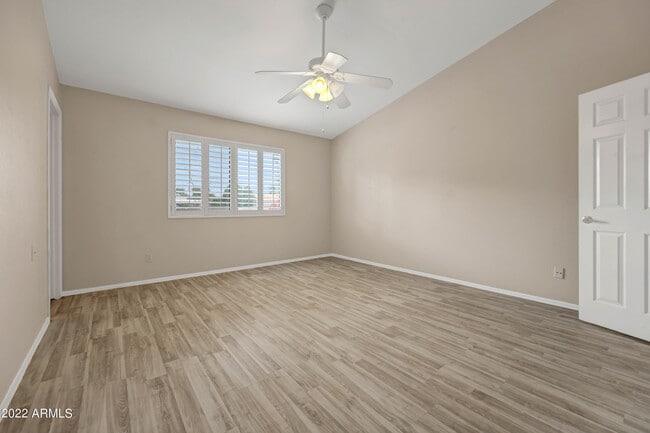 Building Photo - 16250 N 64th Pl