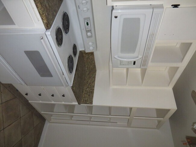 Building Photo - 25718 Hogan Dr