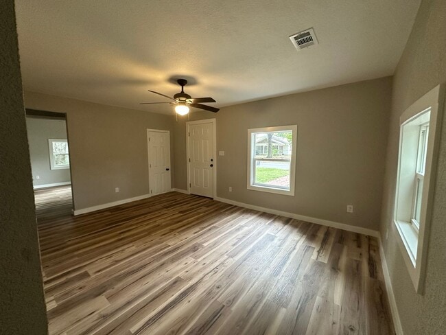 Building Photo - Welcome to your new home in the heart of R...