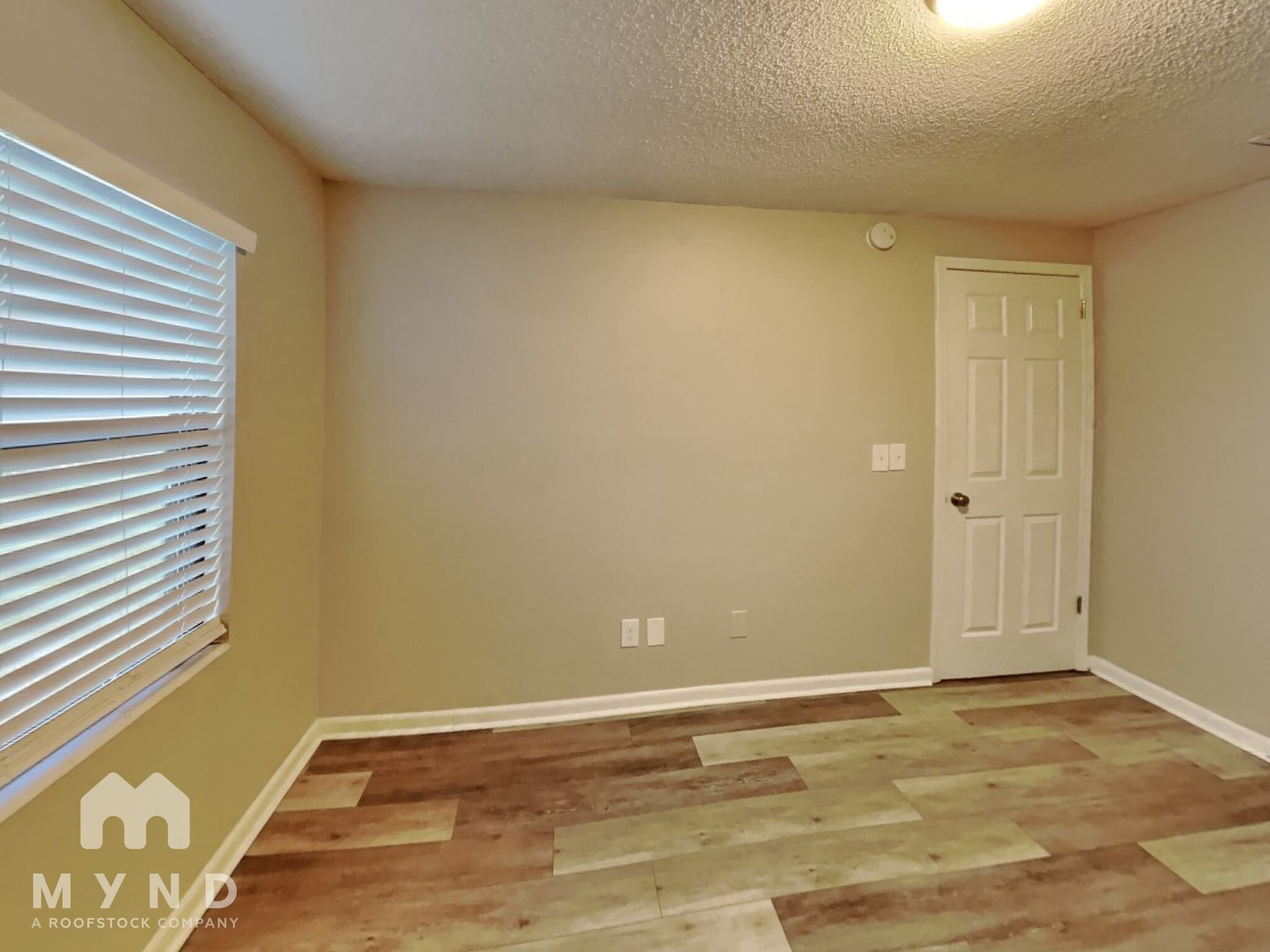 Building Photo - 10983 Witchaven St