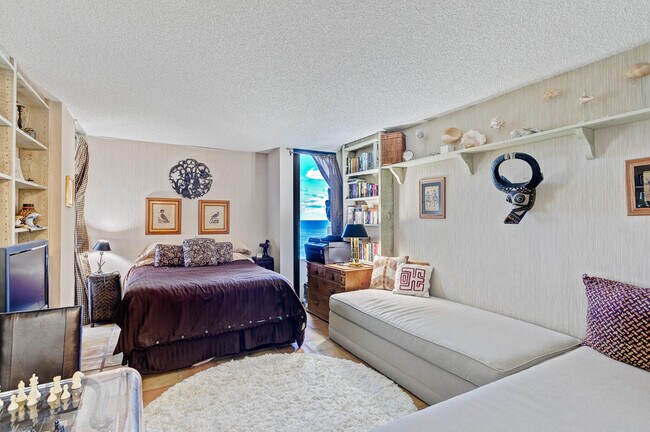 Building Photo - 5550 N Ocean Dr