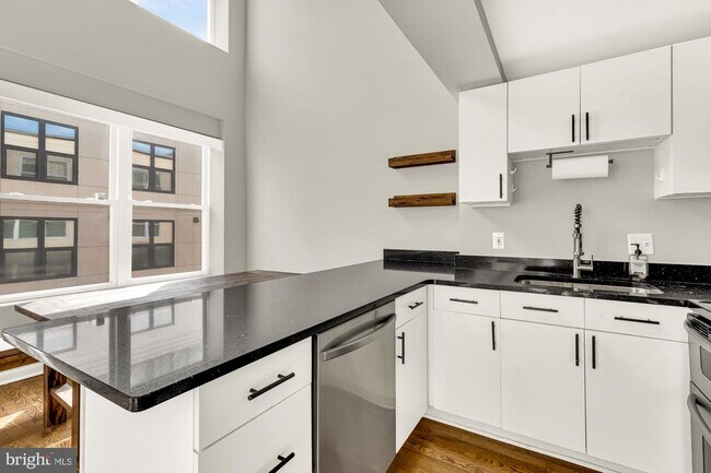 Building Photo - 1437 Rhode Island Ave NW