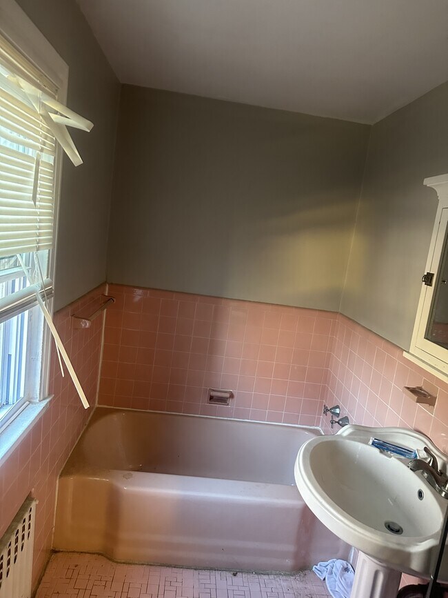 Building Photo - 125 Stimson Rd