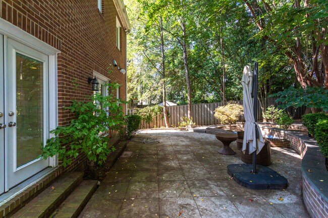 Building Photo - 4611 Charleston Terrace NW