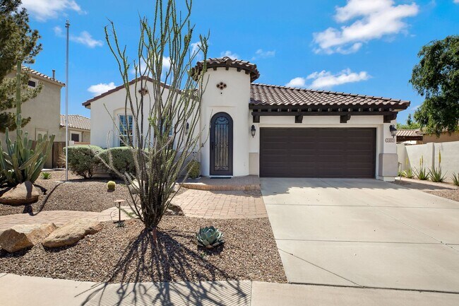 Building Photo - Charming Home with heated Pool & Spa! Amaz...