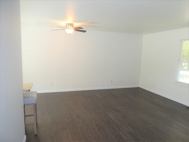 Primary Photo - 1016 Caspan St