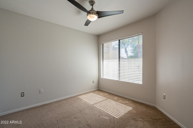 Building Photo - 4925 E Desert Cove Ave