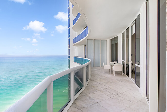 Double Oceanview Terrace - 15901 Collins Ave