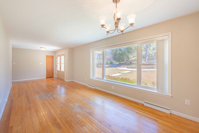 Building Photo - 202 Confederate Dr N