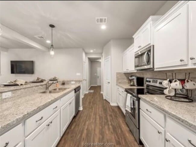 Building Photo - 3435 Papa Bear Dr