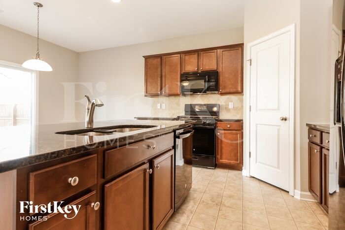 Building Photo - 3819 Sourwood Ct