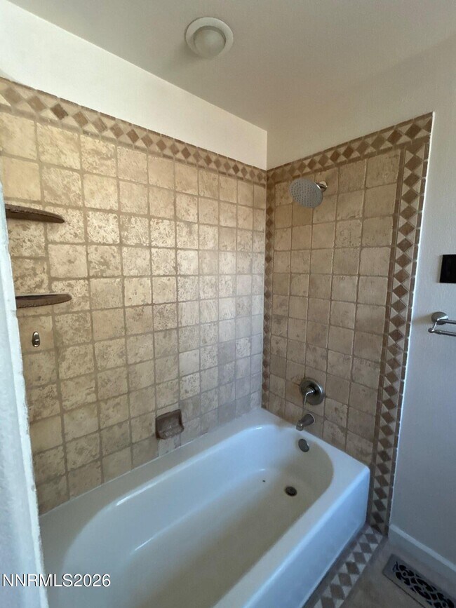 Building Photo - 559 Nader Wy