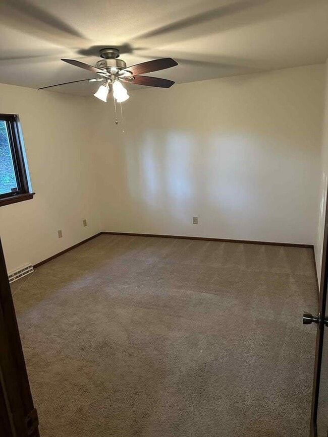 Building Photo - 5314 N Cook St