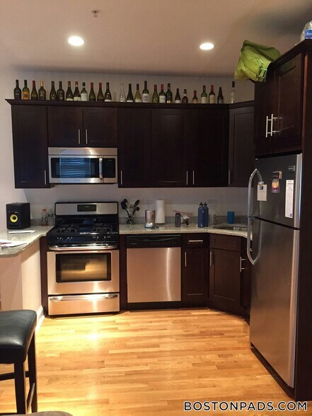 Building Photo - 23 Washburn St