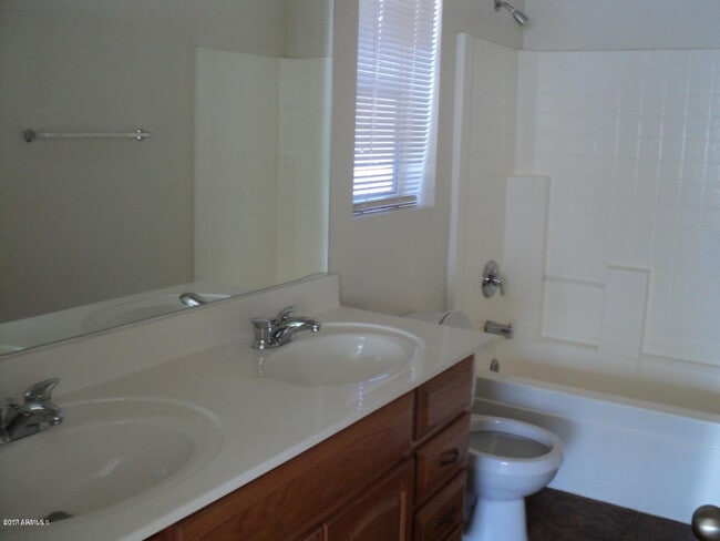 Building Photo - 11549 W Cheryl Dr