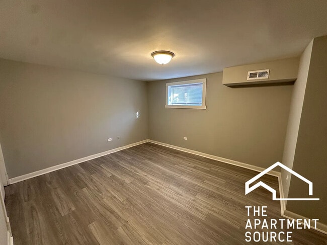 Building Photo - 4402 W Belden Ave