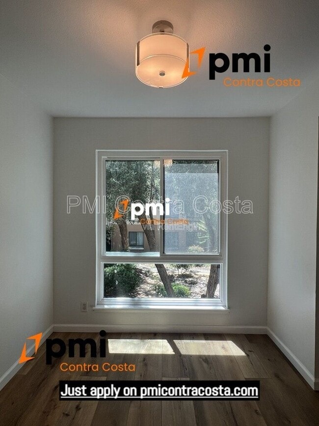 Building Photo - 470 N Civic Dr