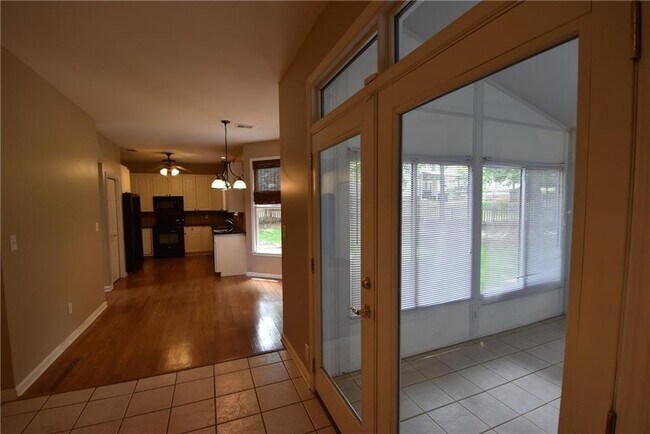 Building Photo - 629 Overhill Dr