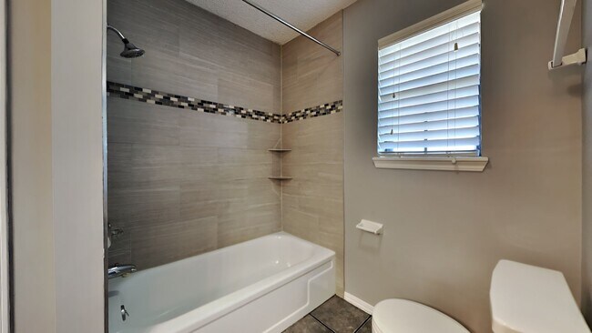 Building Photo - Start your new year in this charming 3 bedroom, 2 bath home located in the heart of Tulsa.