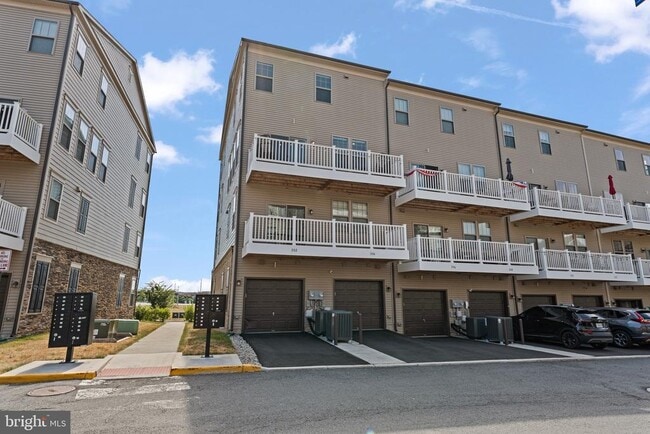 Building Photo - 304 Petite Sirah Terrace SE