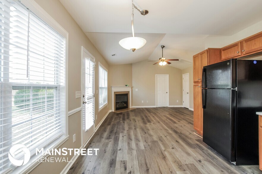 Building Photo - 6007 Trailshead Dr