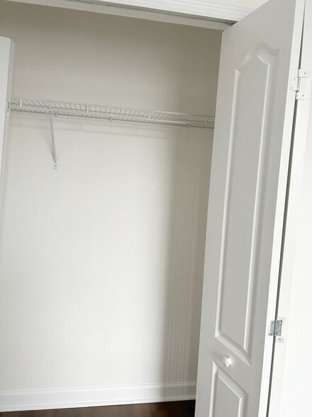 Building Photo - 2637 SE 16th Ter