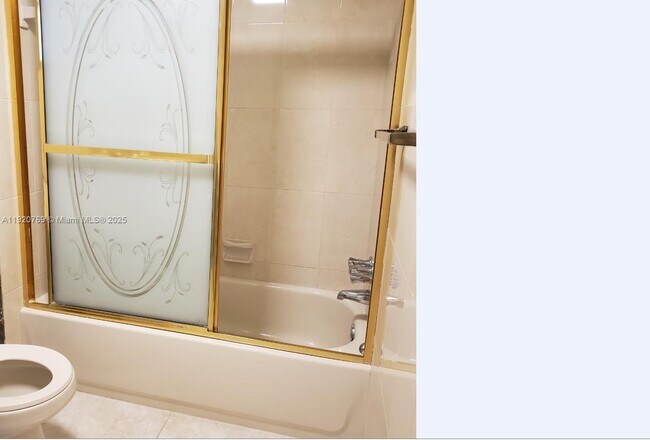 Building Photo - 300 NE 12th Ave