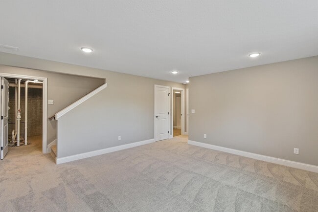 Building Photo - 626 Rapp Dr