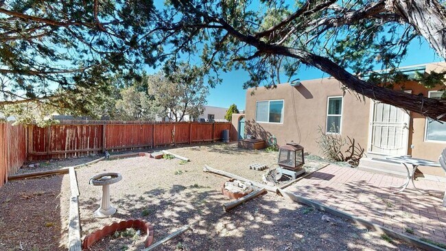 Building Photo - Vista Del Sur