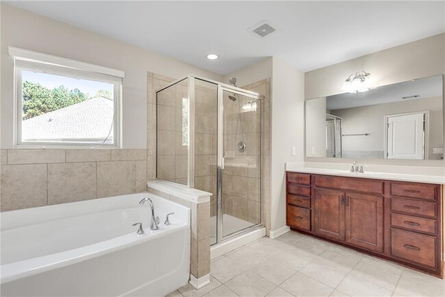 Building Photo - 270 Woods Creek Dr