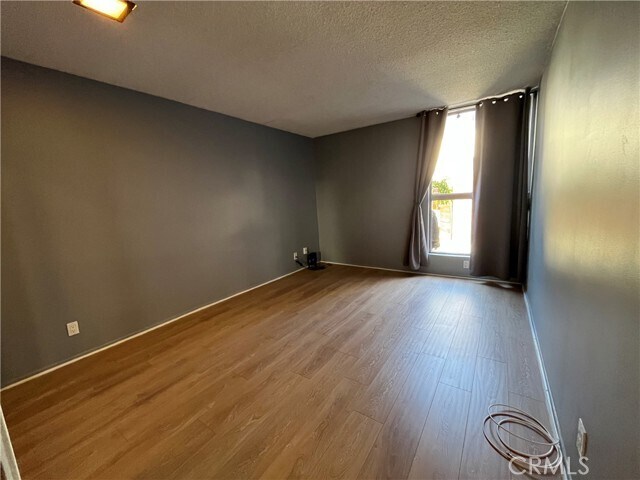 Building Photo - 320 S Gramercy Pl