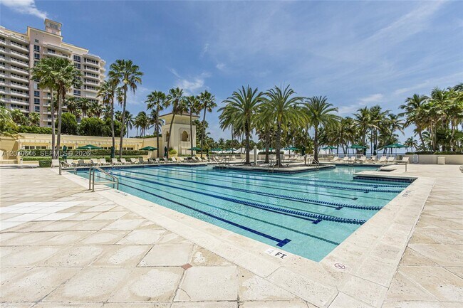 Building Photo - 731 Crandon Blvd