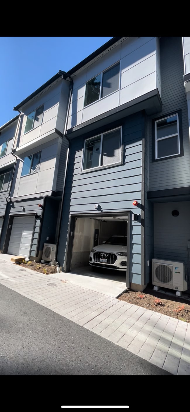 Building Photo - 14527 1st Ave NE