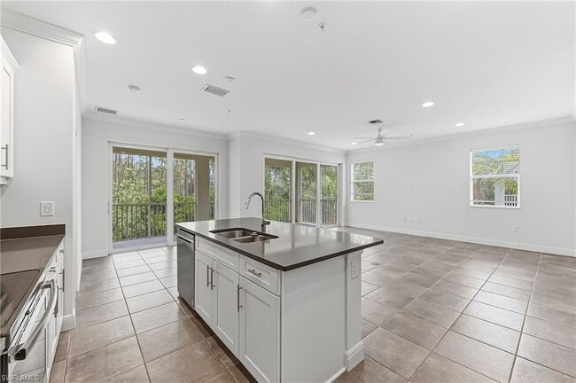 Building Photo - 6969 Avalon Cir